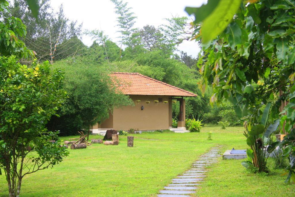 The Road'S End Apartment Gonikoppal Exterior photo