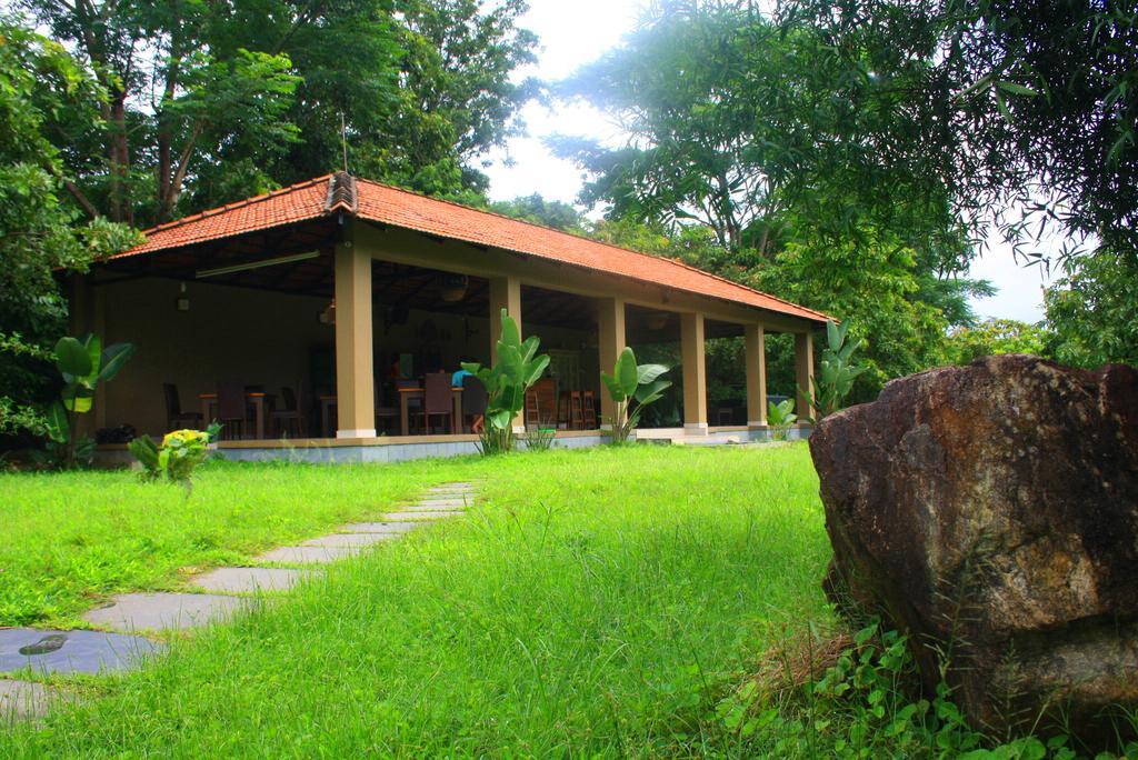 The Road'S End Apartment Gonikoppal Exterior photo