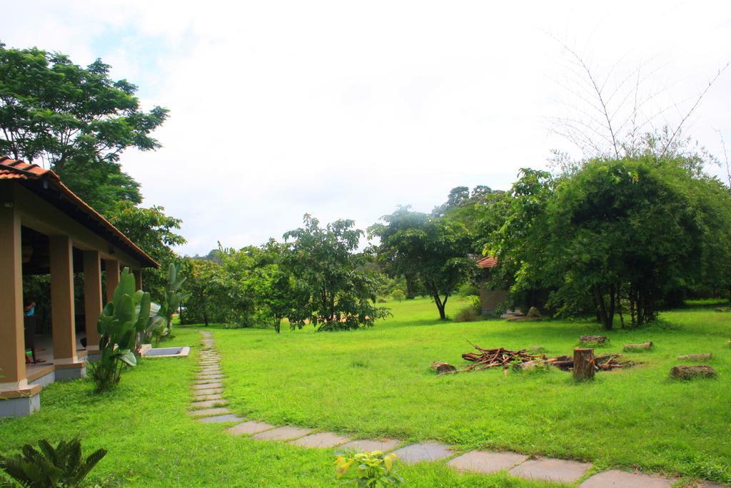 The Road'S End Apartment Gonikoppal Exterior photo